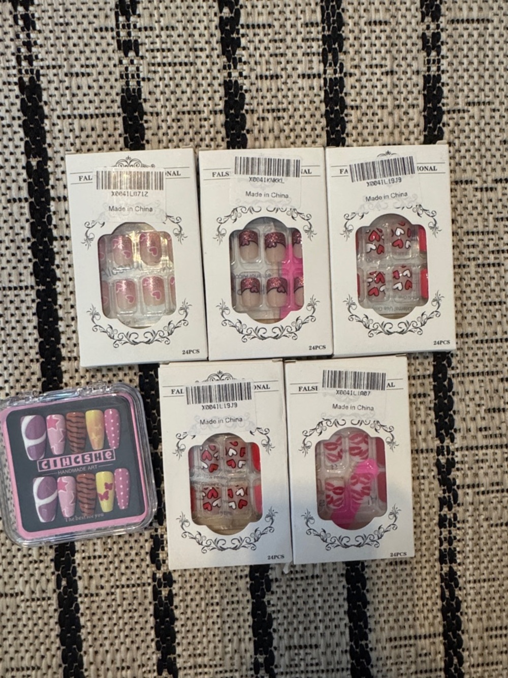 Press-On Nail Sets in Pink and Red Heart Designs
